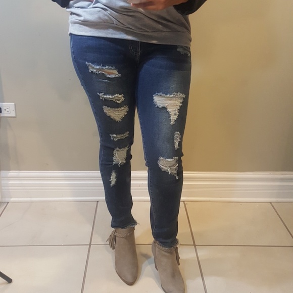 ALISSA Distress Skinny Jeans - Picture 3 of 4